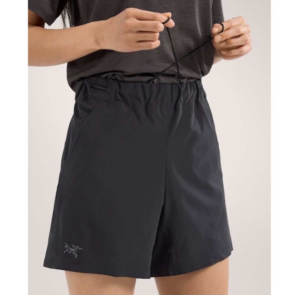 Women’s Black Arc’teryx TEPLO SHORT 5"